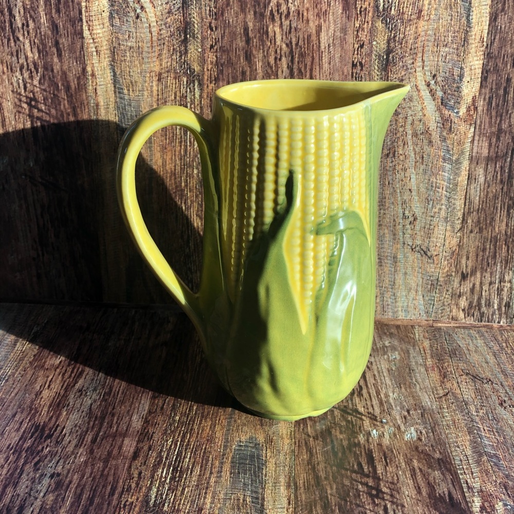 Shawnee corn pitcher 71